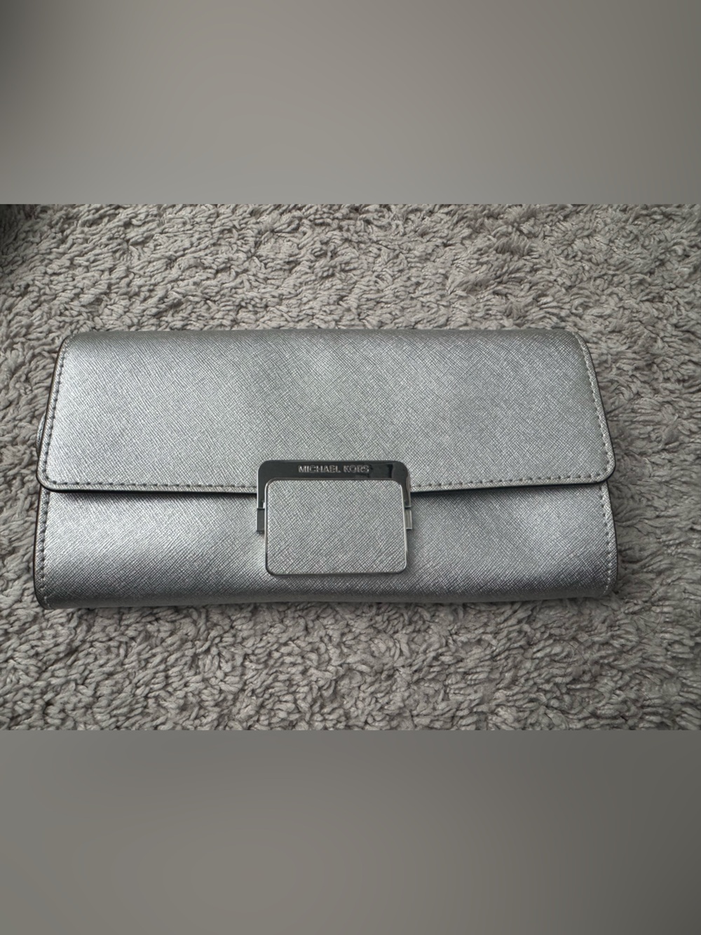 Michael Kors Silver wallet crossbody